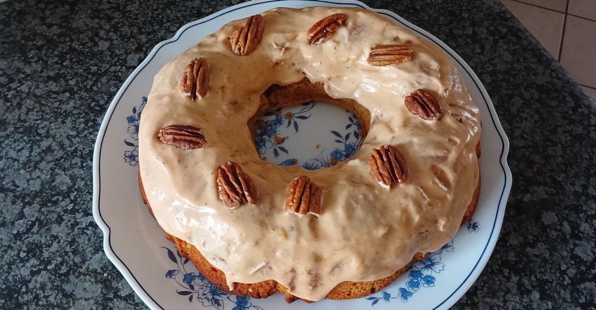 Red Gold Cake